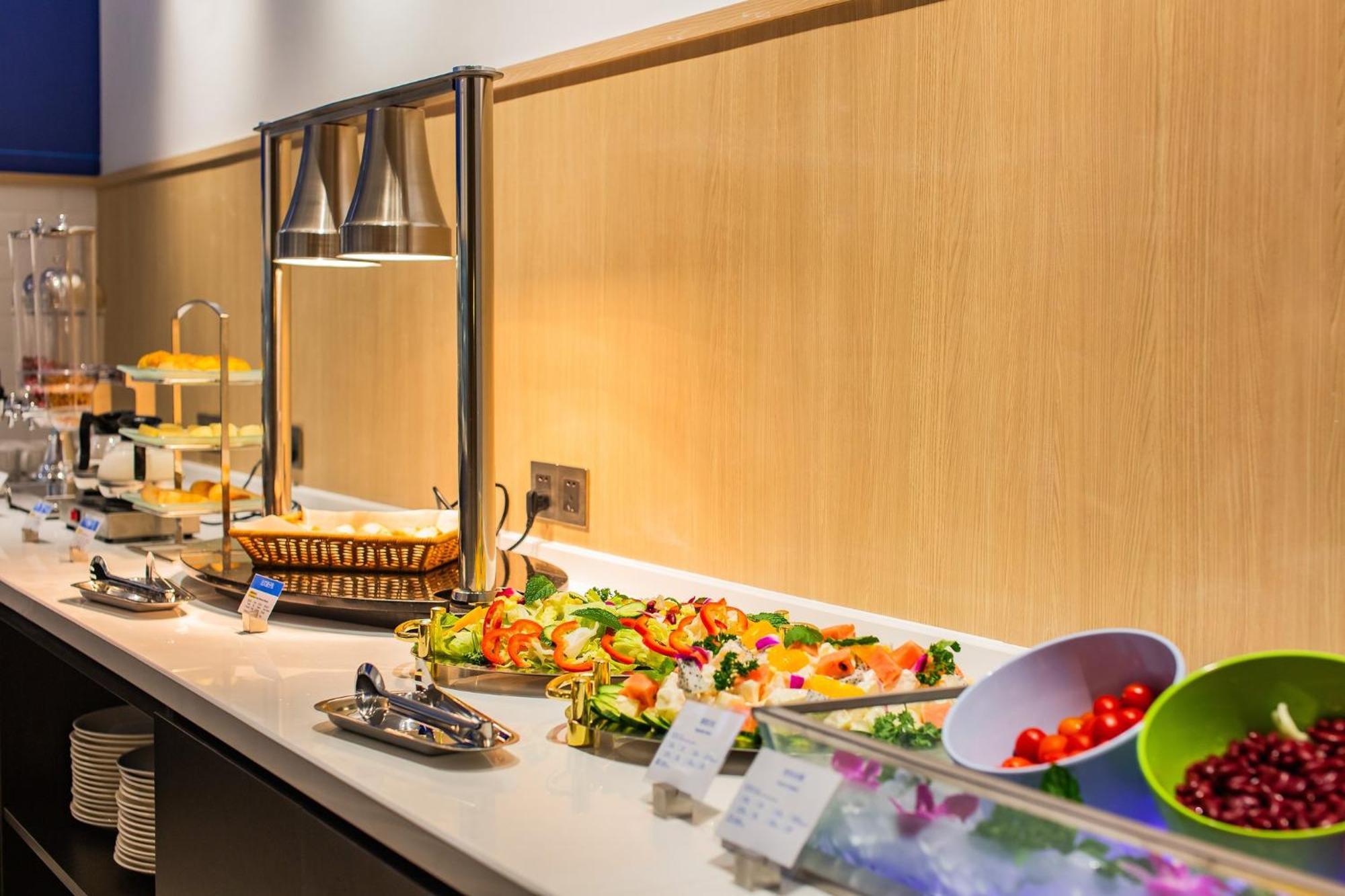 Holiday Inn Express Jiangmen Jianghai By Ihg Exterior foto